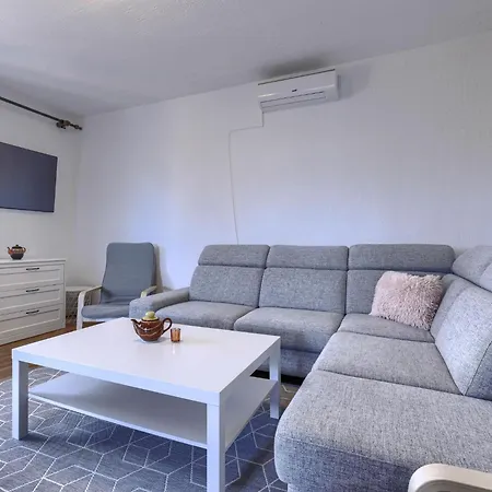Majoli By Interhome Feriehus