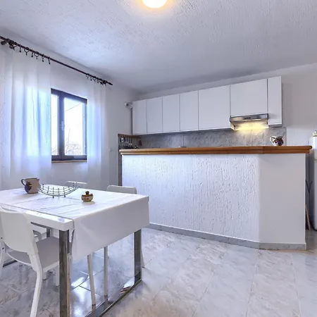 Majoli By Interhome *